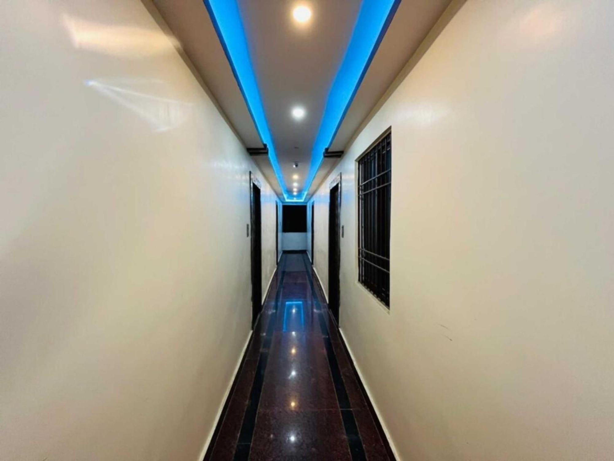 Hotel Swimmimg Pool - Santosh Residency - All Fully Air- Conditioned With Lift - Wifi - Parking And Children Play Ground - Best Luxury Budget Puri