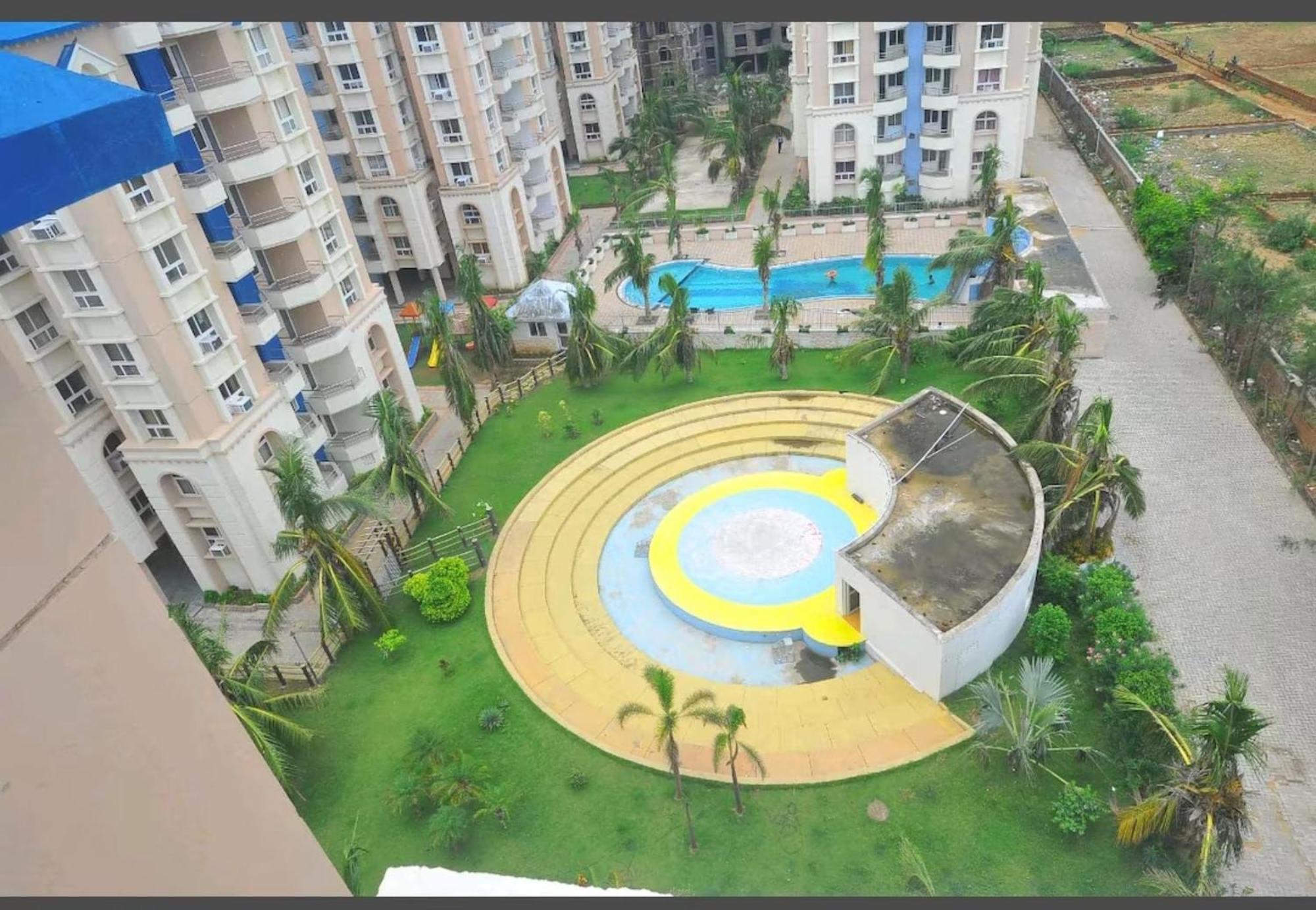 Hotel Swimmimg Pool - Santosh Residency - All Fully Air- Conditioned With Lift - Wifi - Parking And Children Play Ground - Best Luxury Budget