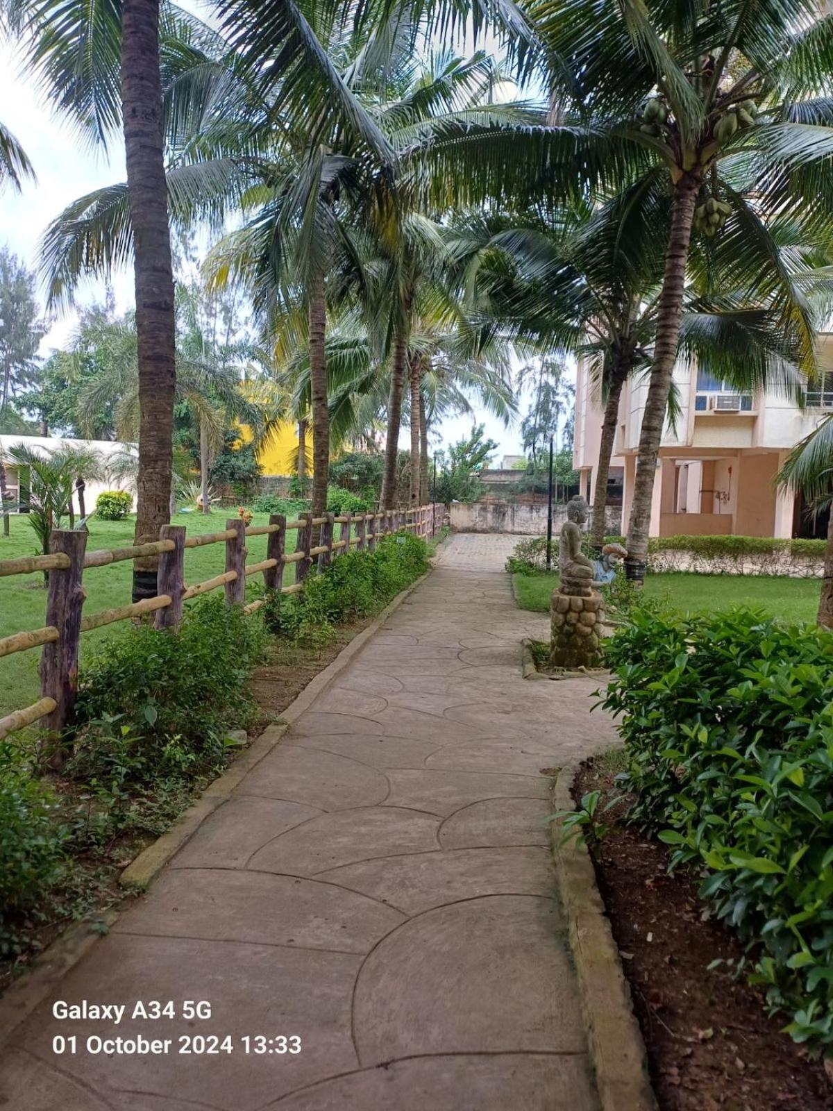 Swimmimg Pool - Santosh Residency - All Fully Air- Conditioned With Lift - Wifi - Parking And Children Play Ground - Best Luxury Budget Hotel 4*