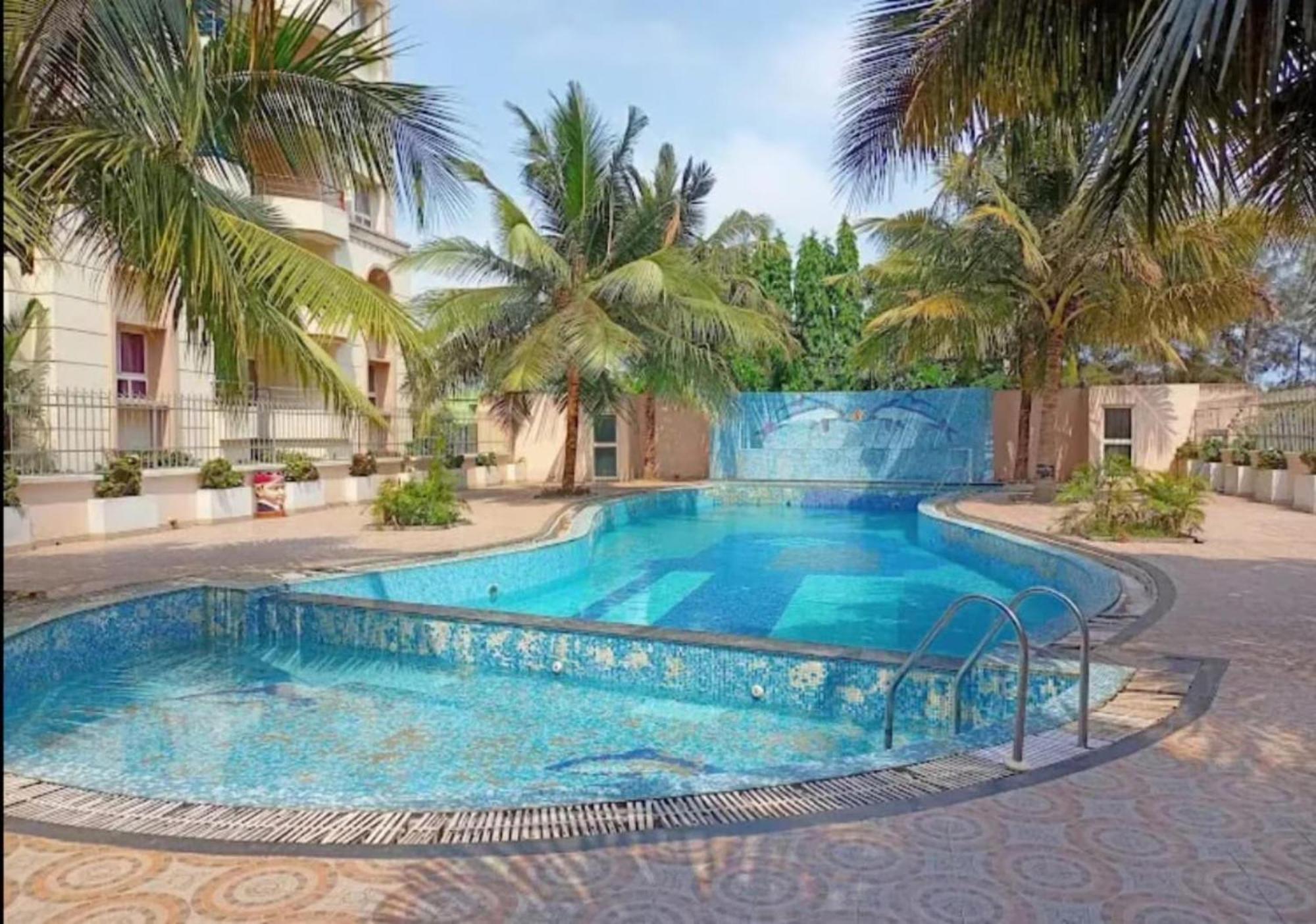 Hotel Swimmimg Pool - Santosh Residency - All Fully Air- Conditioned With Lift - Wifi - Parking And Children Play Ground - Best Luxury Budget