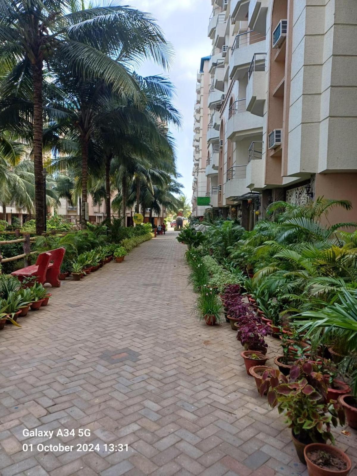 Hotel Swimmimg Pool - Santosh Residency - All Fully Air- Conditioned With Lift - Wifi - Parking And Children Play Ground - Best Luxury Budget