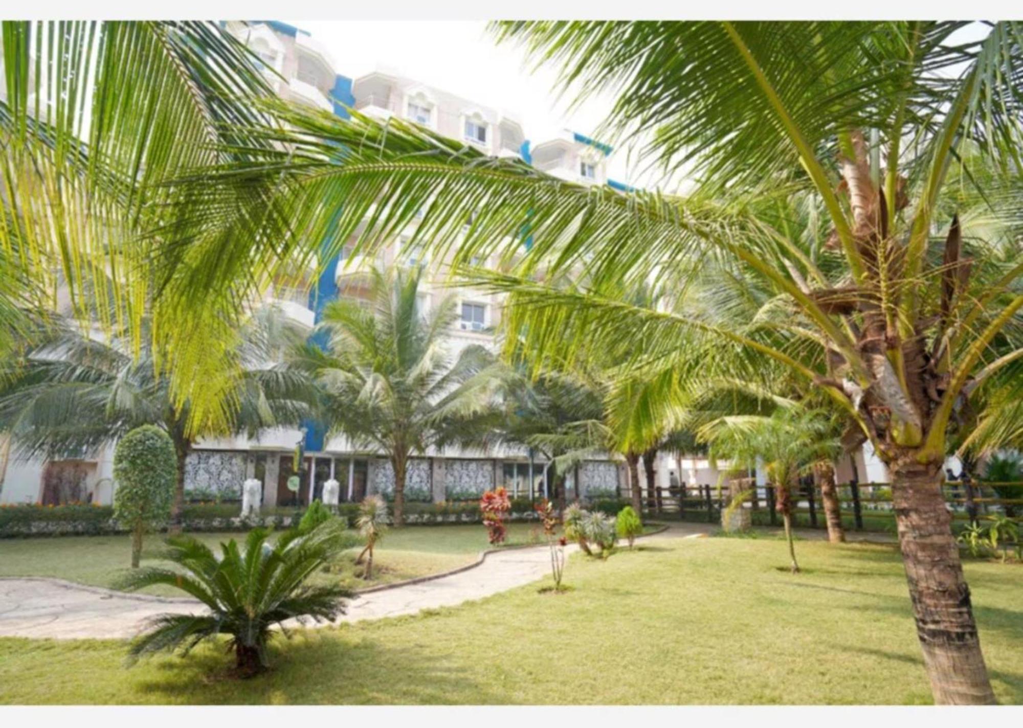 Swimmimg Pool - Santosh Residency - All Fully Air- Conditioned With Lift - Wifi - Parking And Children Play Ground - Best Luxury Budget 4* Puri