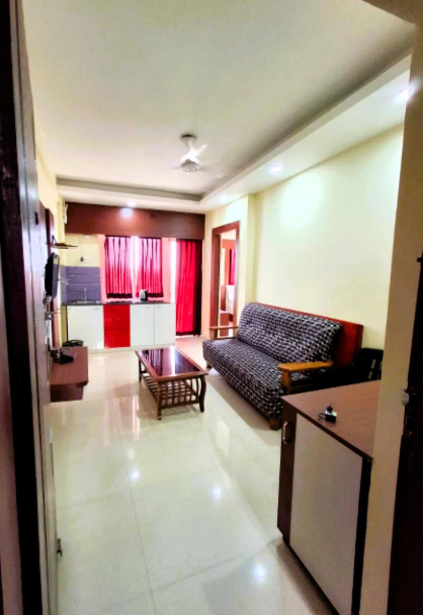 Swimmimg Pool - Santosh Residency - All Fully Air- Conditioned With Lift - Wifi - Parking And Children Play Ground - Best Luxury Budget Puri