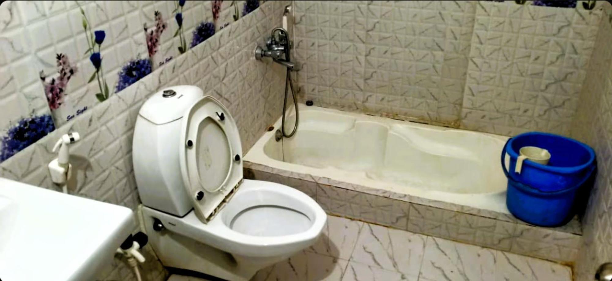 Swimmimg Pool - Santosh Residency - All Fully Air- Conditioned With Lift - Wifi - Parking And Children Play Ground - Best Luxury Budget Hotel